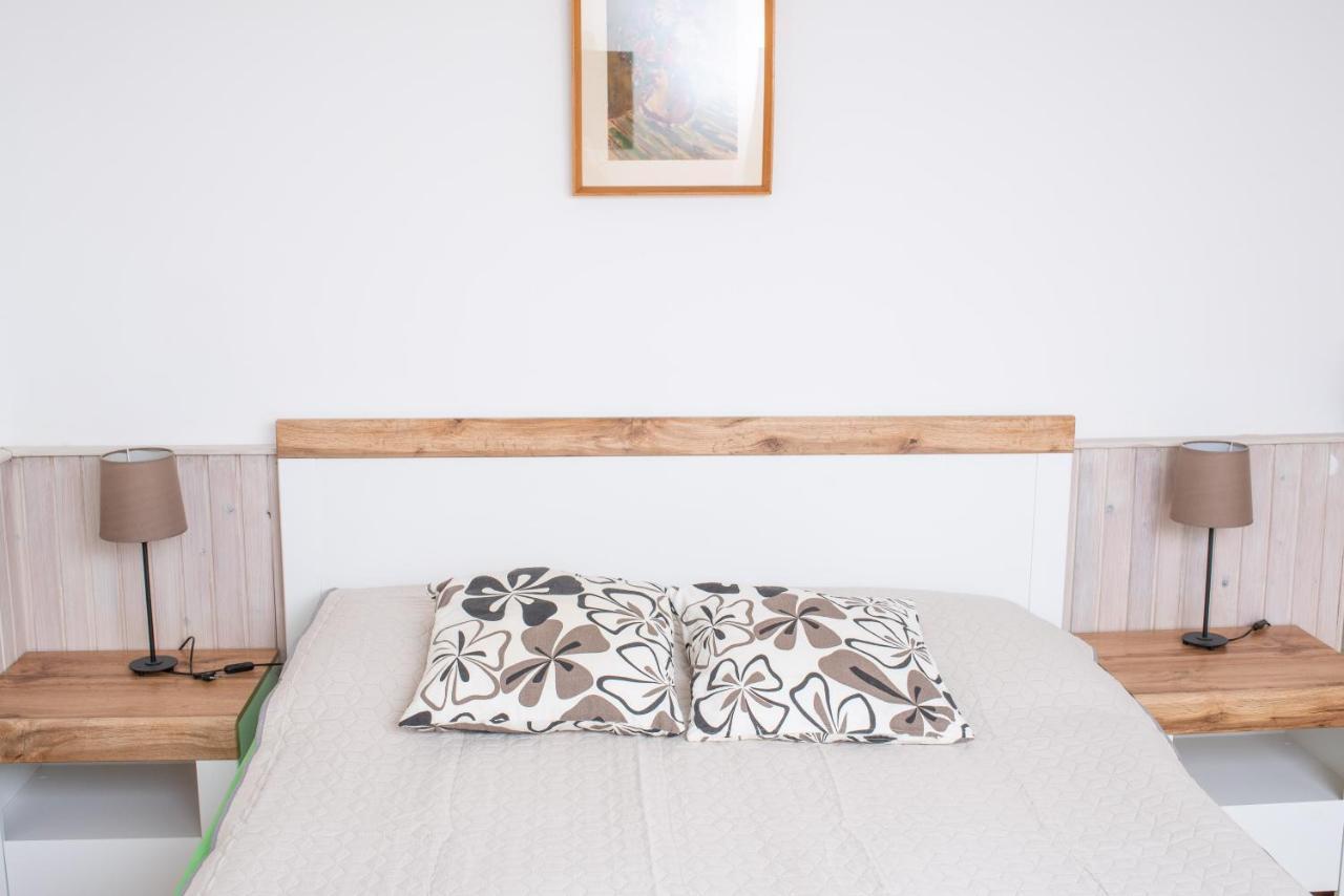 Park Apartman Heviz Exterior photo
