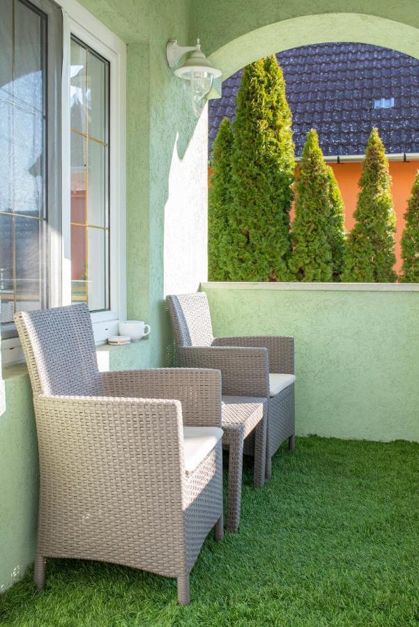 Park Apartman Heviz Exterior photo