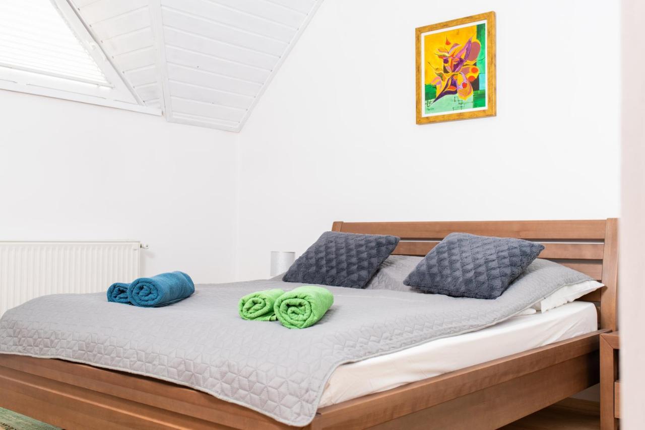 Park Apartman Heviz Exterior photo